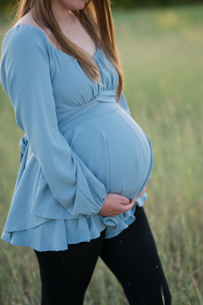 Mom's pregnant belly photographed by Utah County Family Photographer